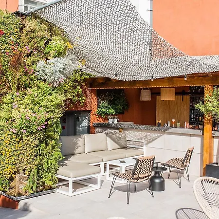 Hotel Well And Barcelona